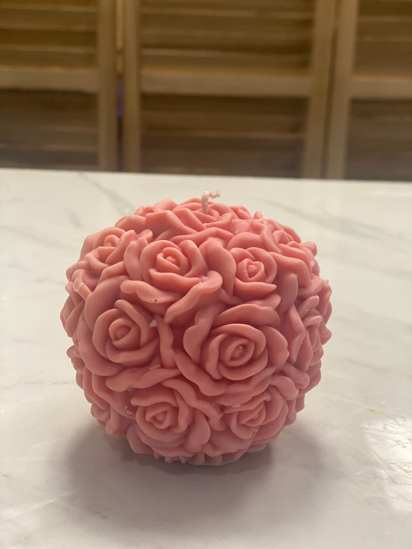 Large Roses Blooming Candle